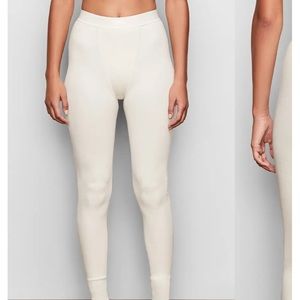 SKIMS Thermal Waffle Leggings NWT in Bone size medium
